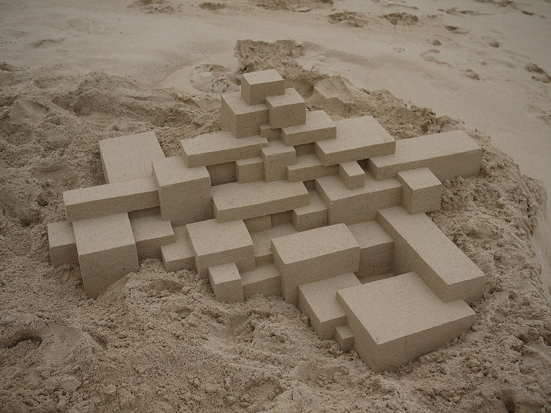 Illustration for article titled Geometric sand sculptures put your bucket-and-trowel creations to shame